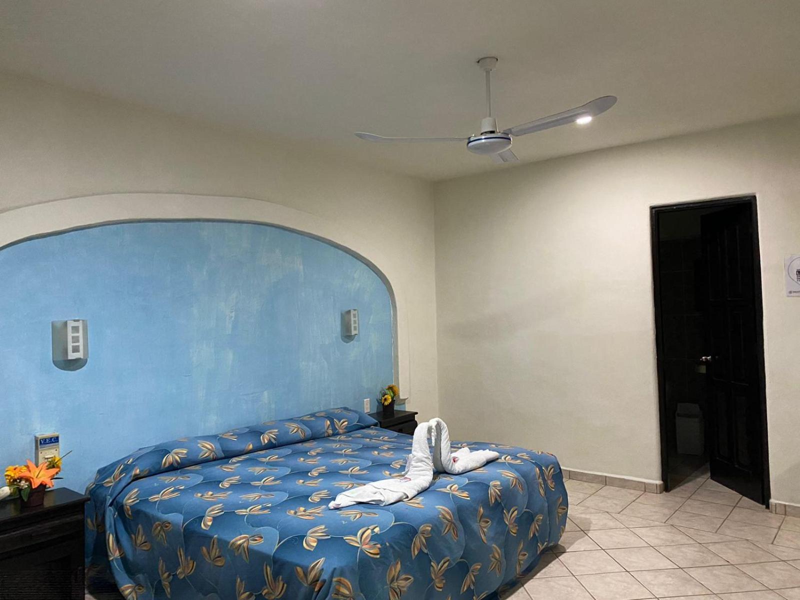 Hotel Castillo Del Mar - 5 Th Ave 5*