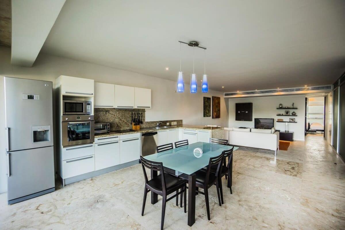 Magia Apartments, Resort-style, Prime Location With Ocean Views! *