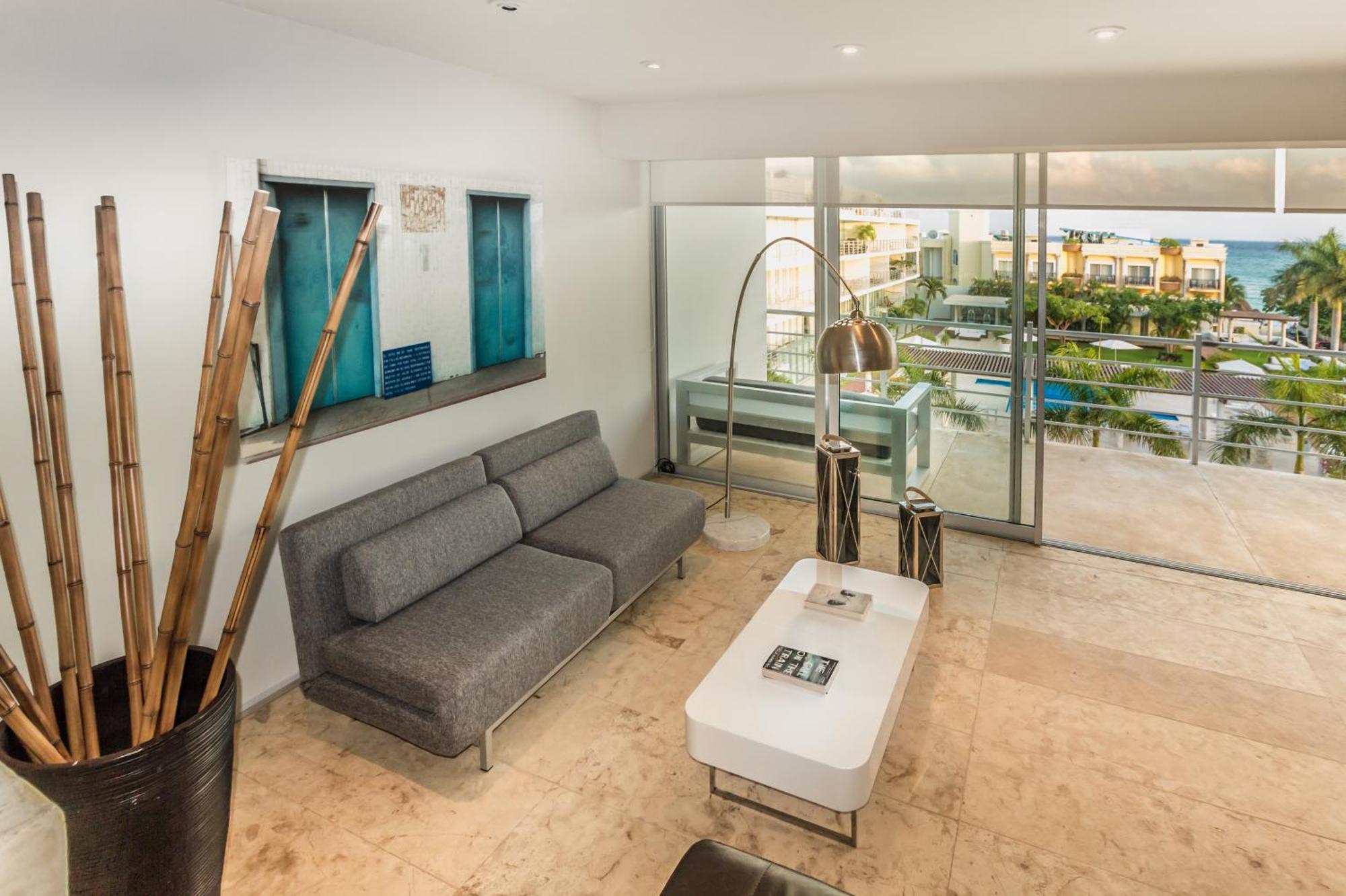 Magia Apartments, Resort-style, Prime Location With Ocean Views!