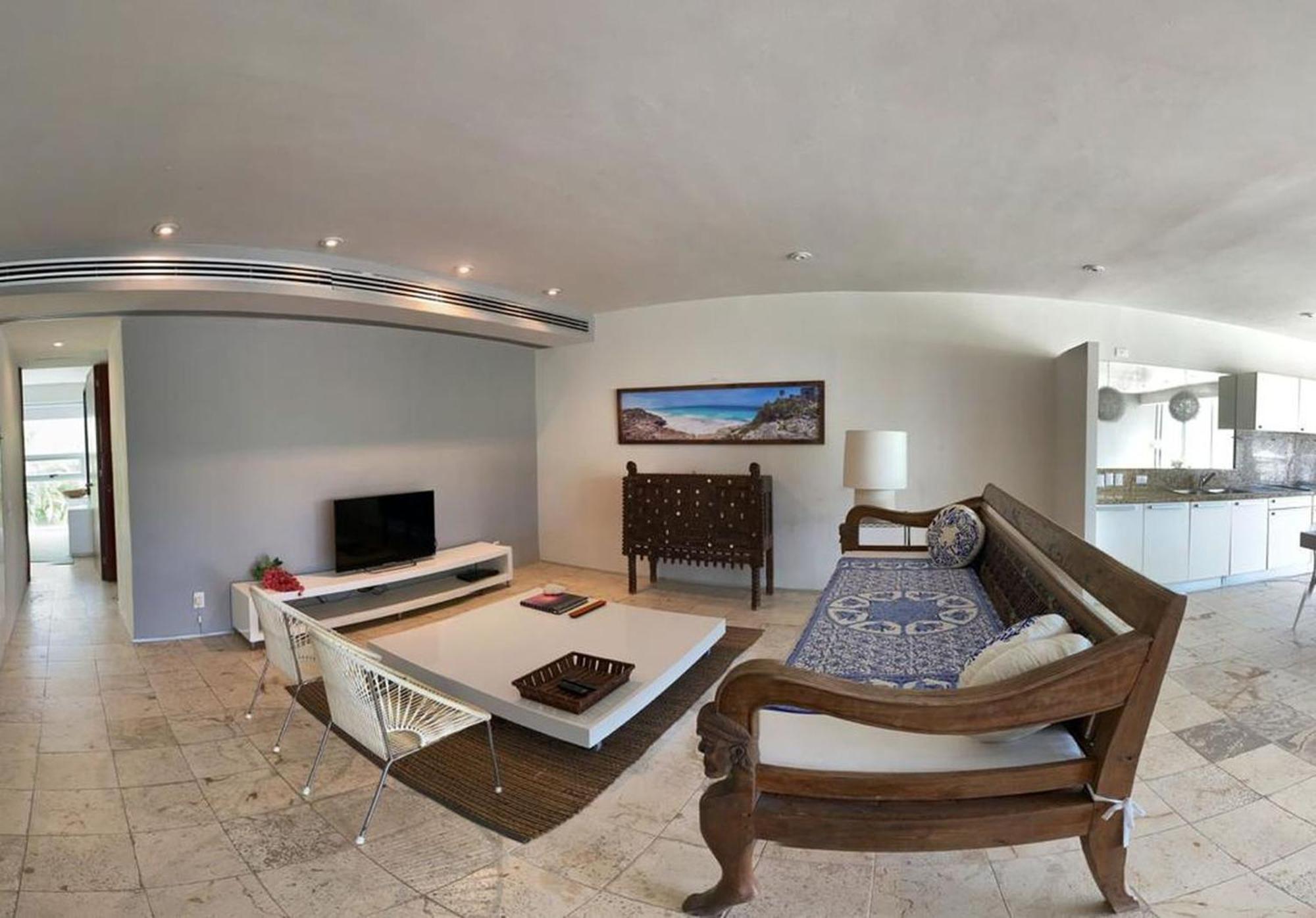Magia Apartments, Resort-style, Prime Location With Ocean Views! *