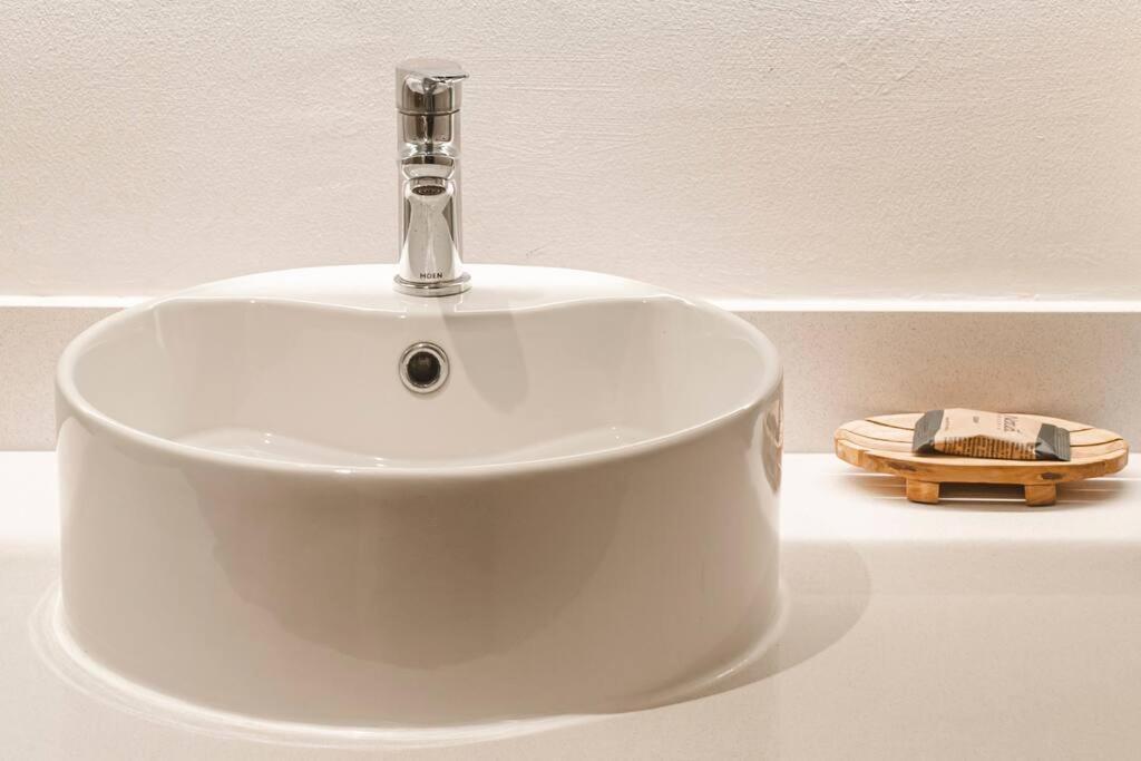 Chic 2br In Exclusive Building Căn hộ