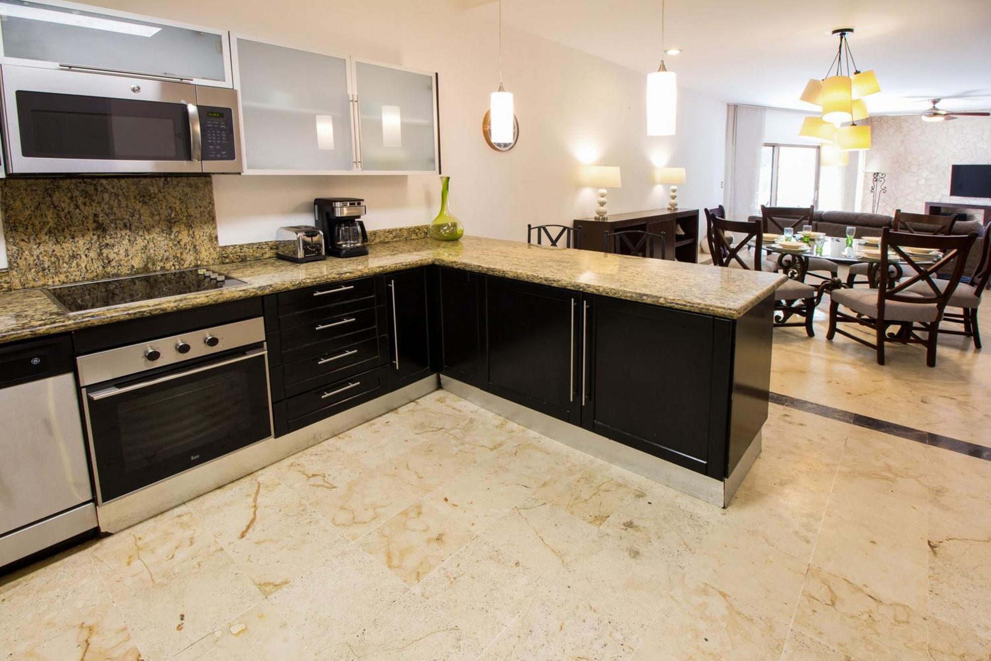 201 Corto Maltes 3 Bedroom Ocean View Apartamento *