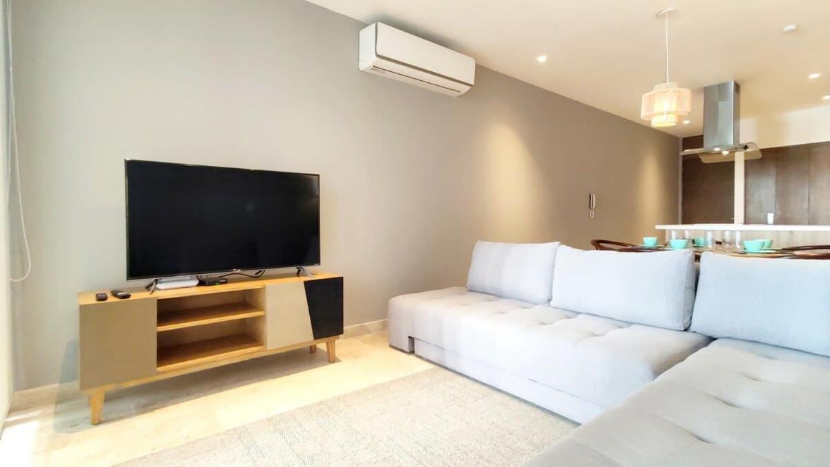 2 Bedroom Amazing Rooftop Apartment *