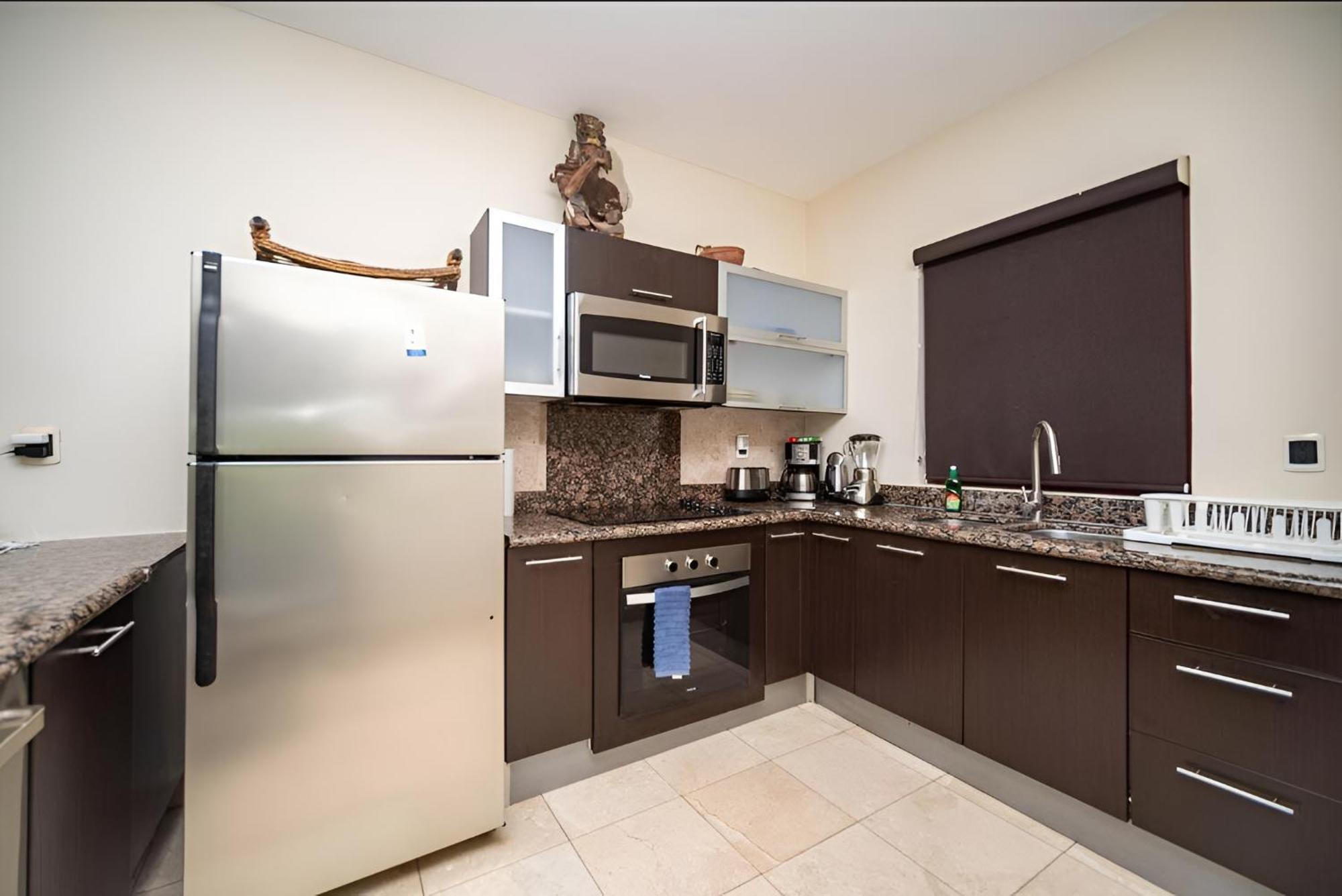 205 C: Centrally Located Apto. With Ocean View Căn hộ