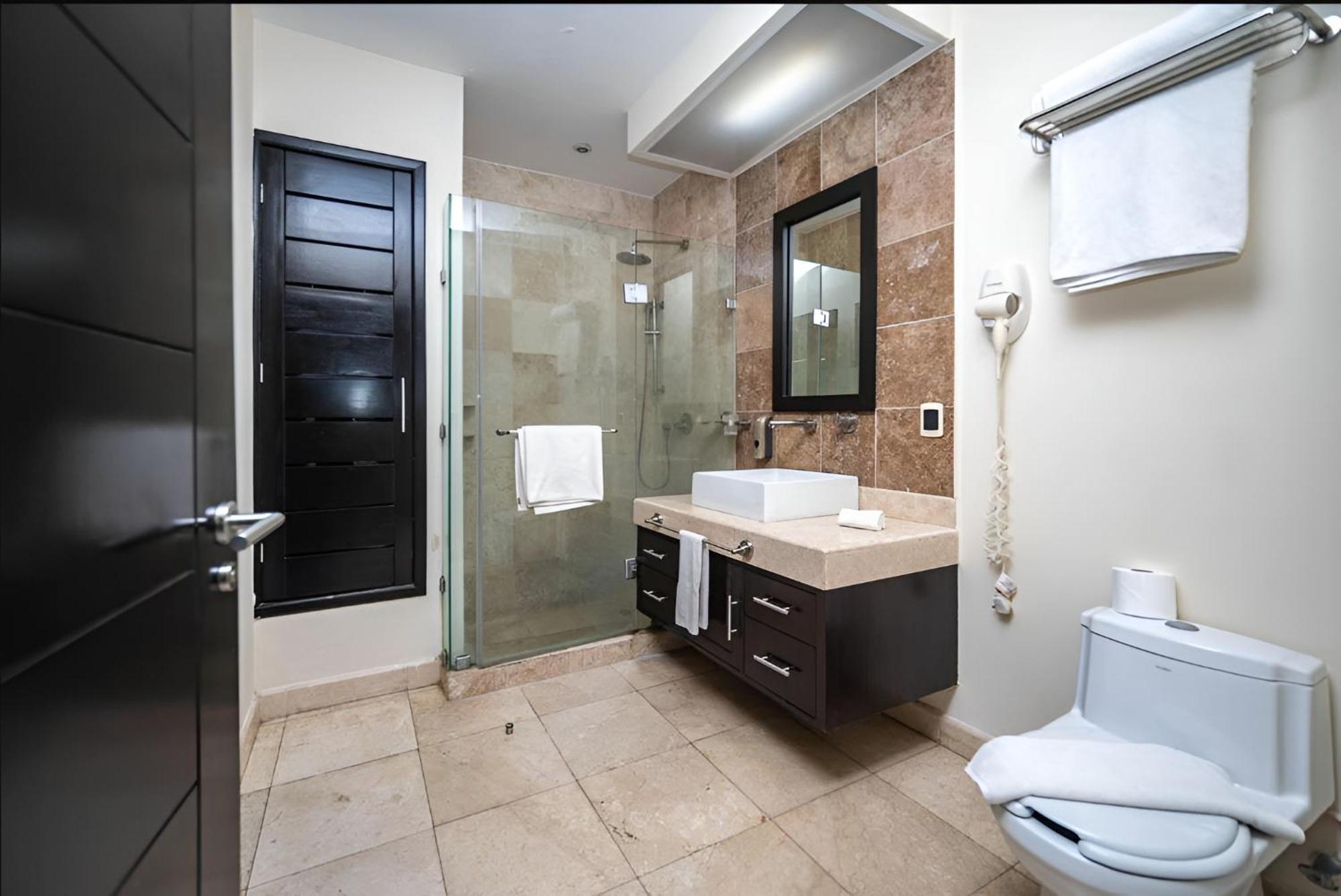 Apartment 205 C: Centrally Located Apto. With Ocean View *