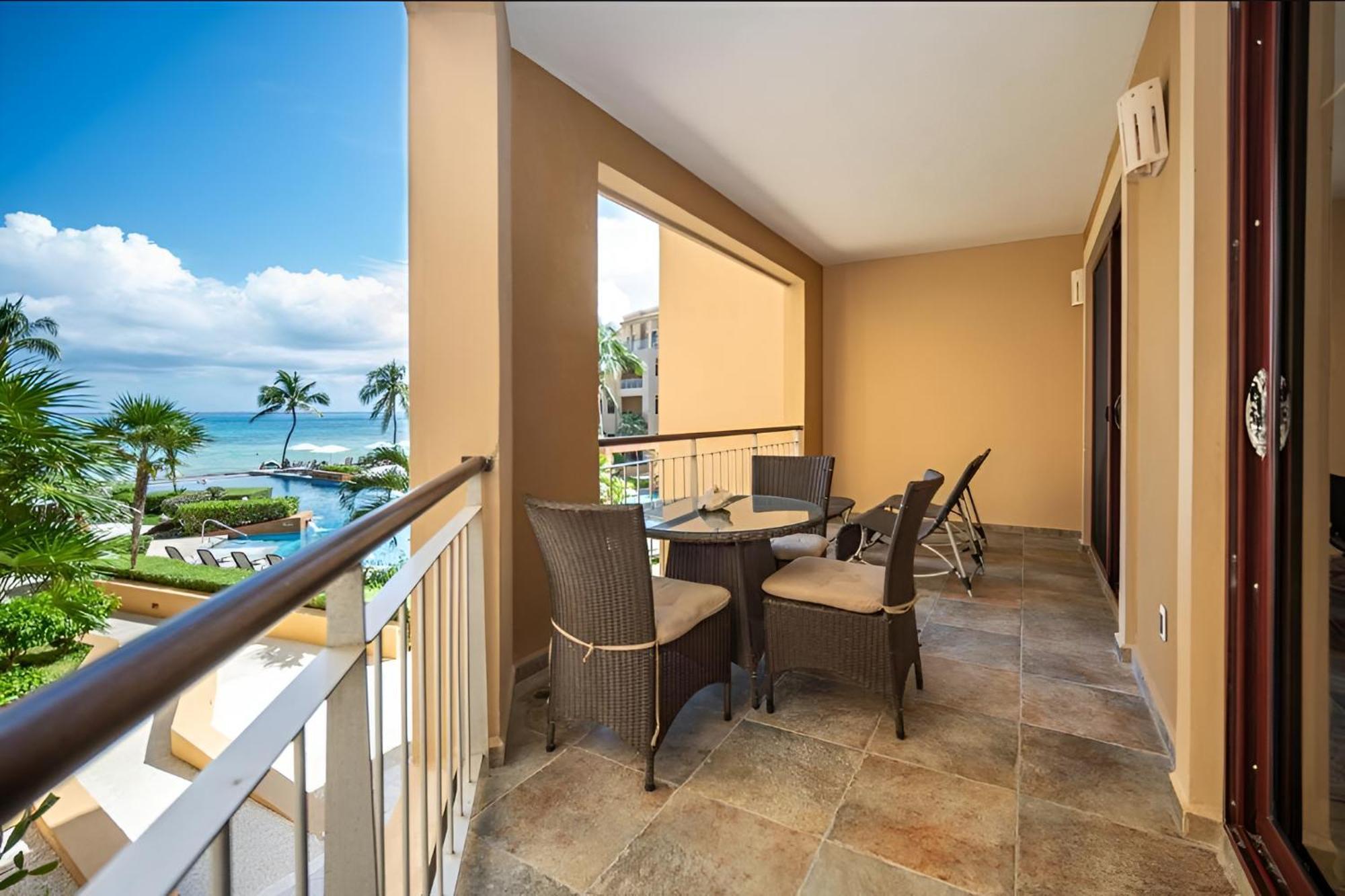 205 C: Centrally Located Apto. With Ocean View Apartment