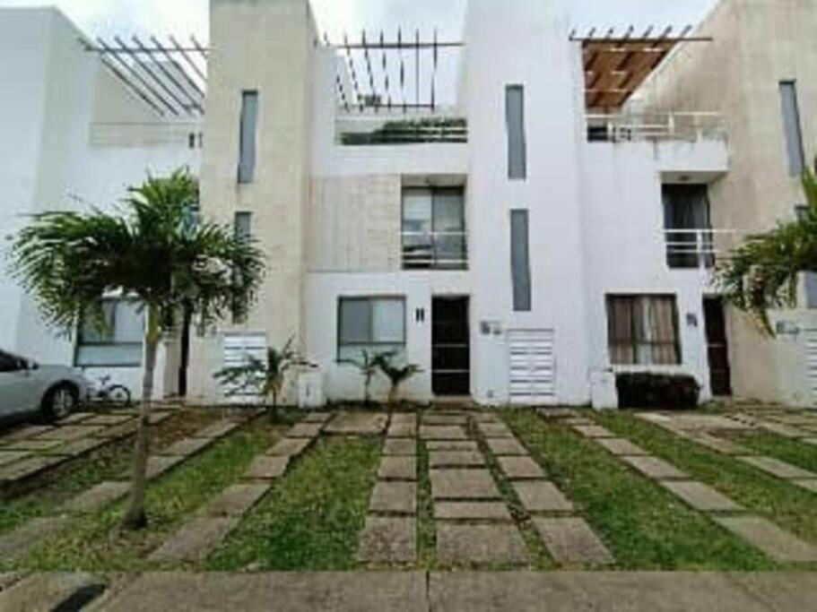 Ferienhaus Great Cheerful 2 Bedroom House With Pool And Playa del Carmen