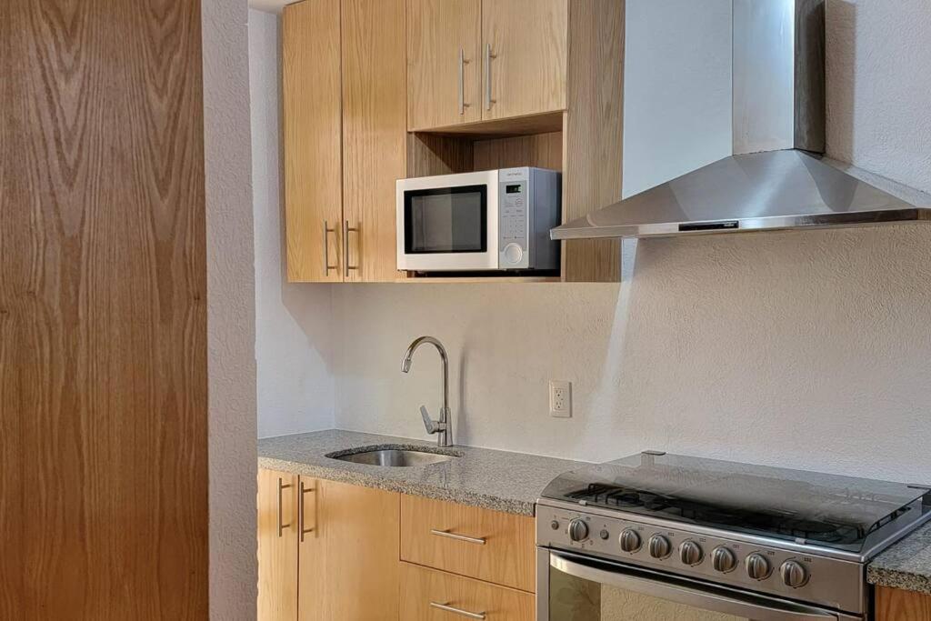Great Cheerful 2 Bedroom House With Pool And *