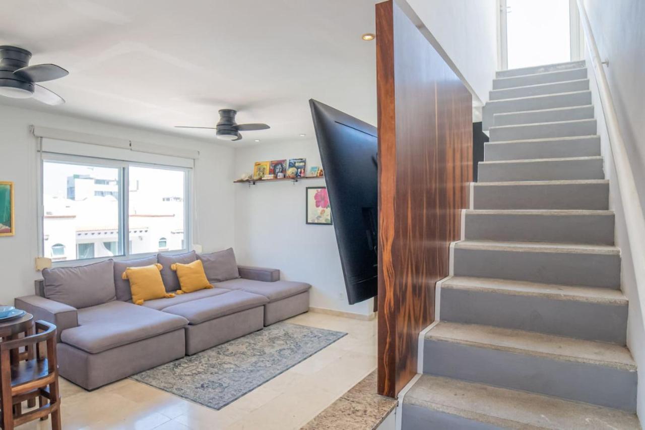 Papaya 20 Super Ph 2 Bedroom With Private Rooftop - Jacuzzi Apartment *