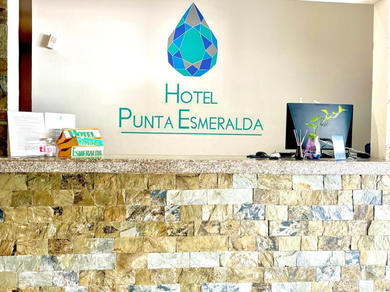 Khách sạn Punta Esmeralda