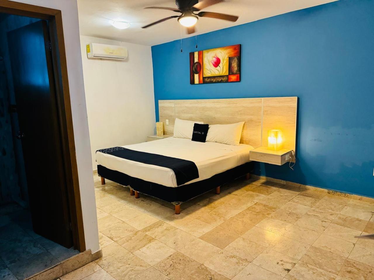 Khách sạn Punta Esmeralda 3*