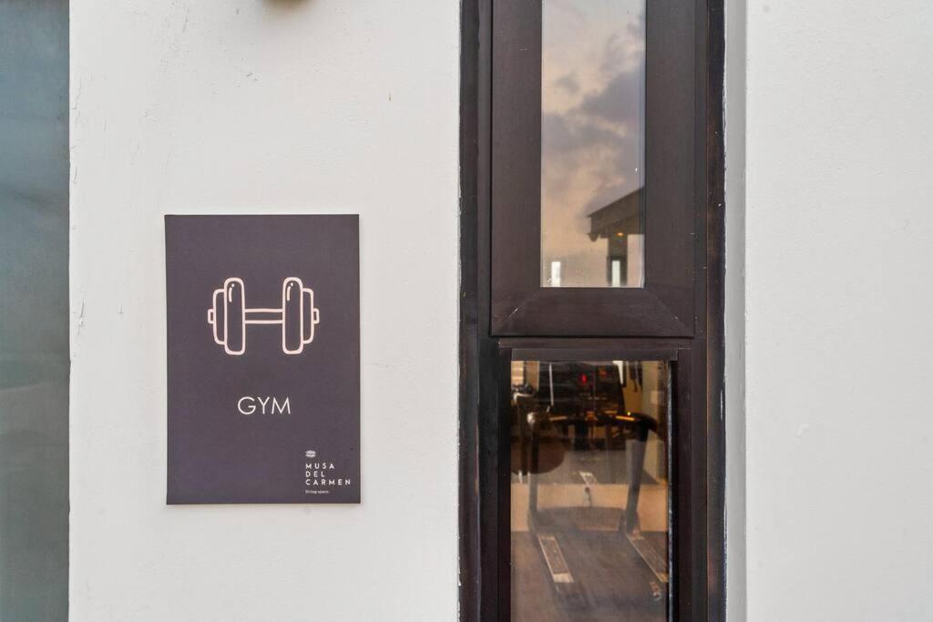 Luxury Penthouse, Pool, Gym, 5mins To * Playa del Carmen