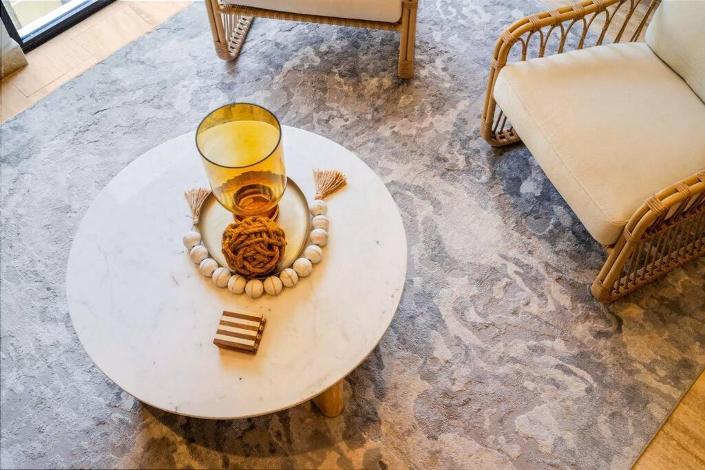 Luxury Penthouse, Pool, Gym, 5mins To Apartment