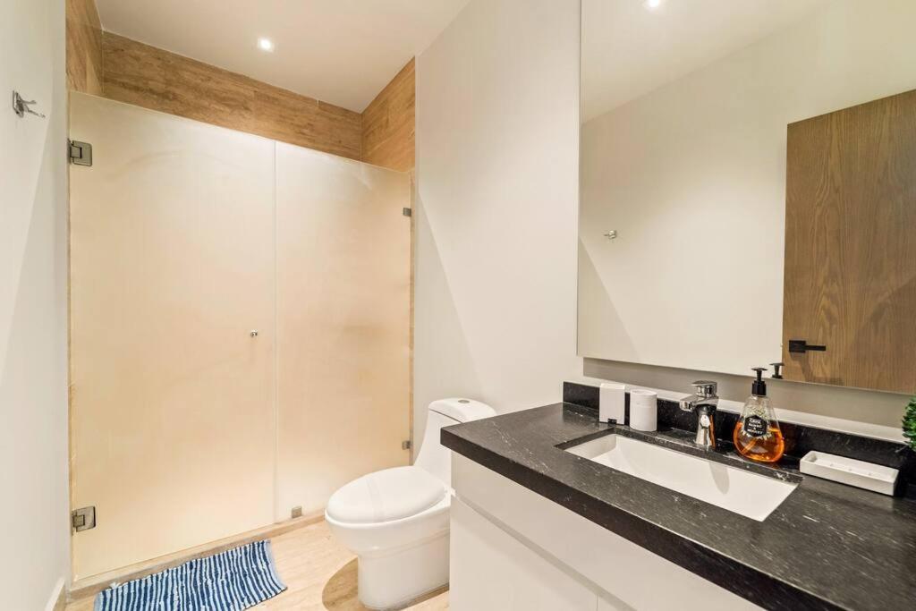 Apartment Luxury Penthouse, Pool, Gym, 5mins To