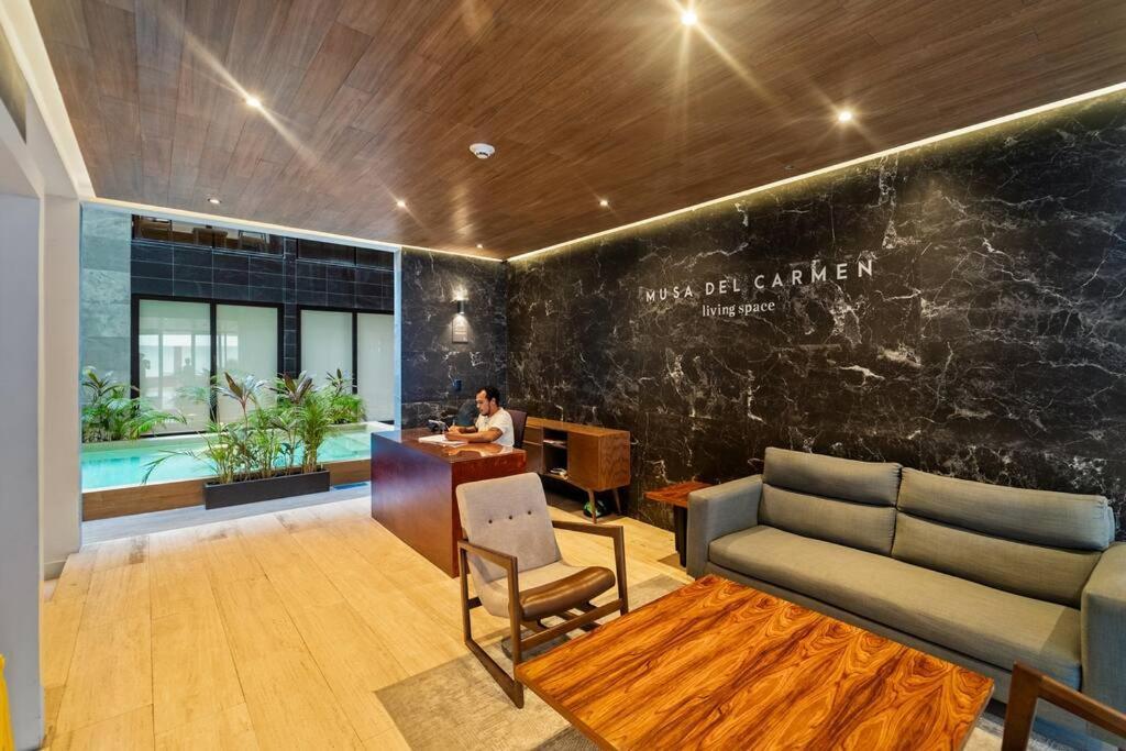 Apartment Luxury Penthouse, Pool, Gym, 5mins To *