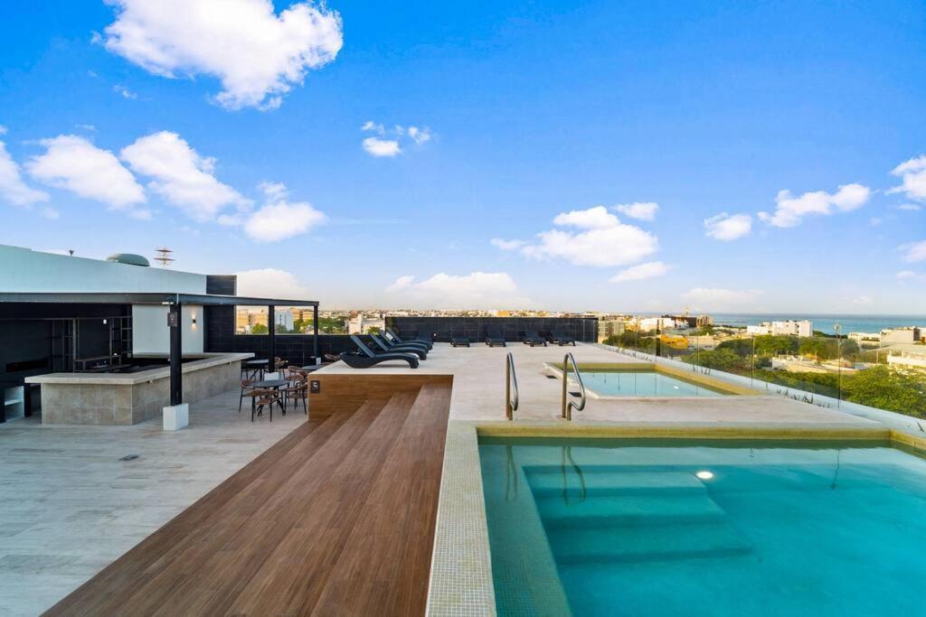 Apartment Luxury Penthouse, Pool, Gym, 5mins To