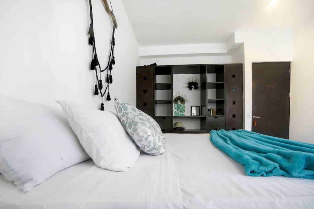 Lovely 2 Bdrm In Gated Community & Pool View Apartamento *