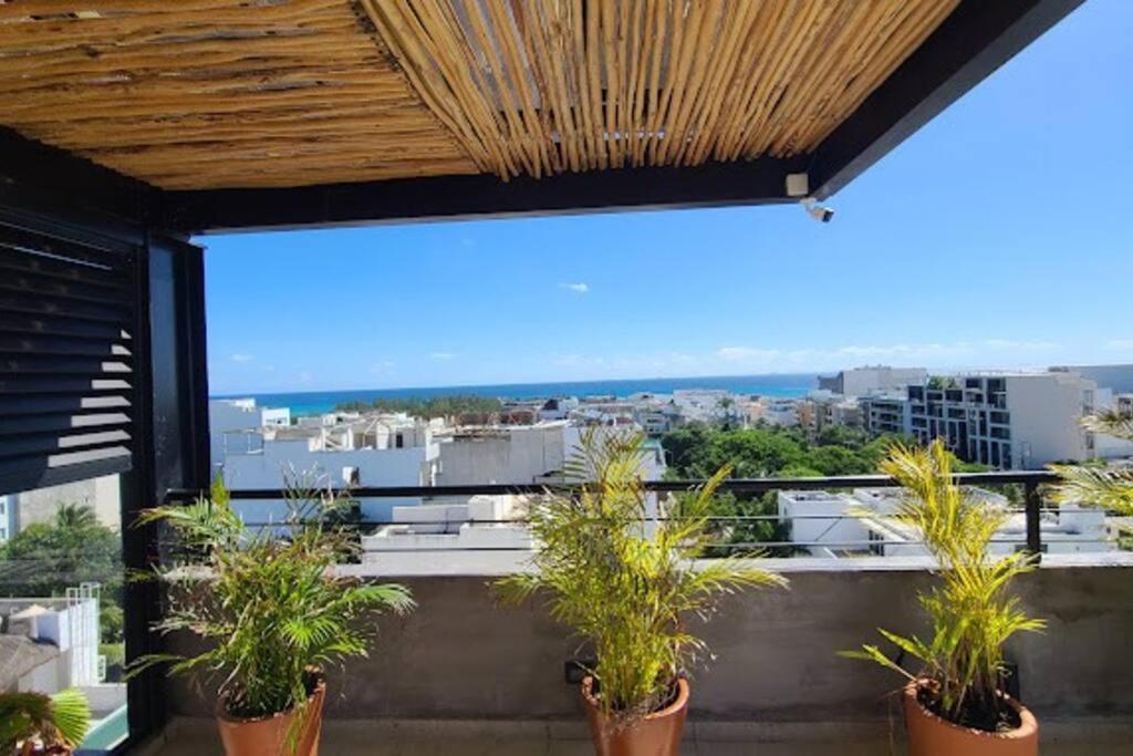 Apartment Stylish Condo, 2bdr, Steps To 5th Ave, Close To Beach! *