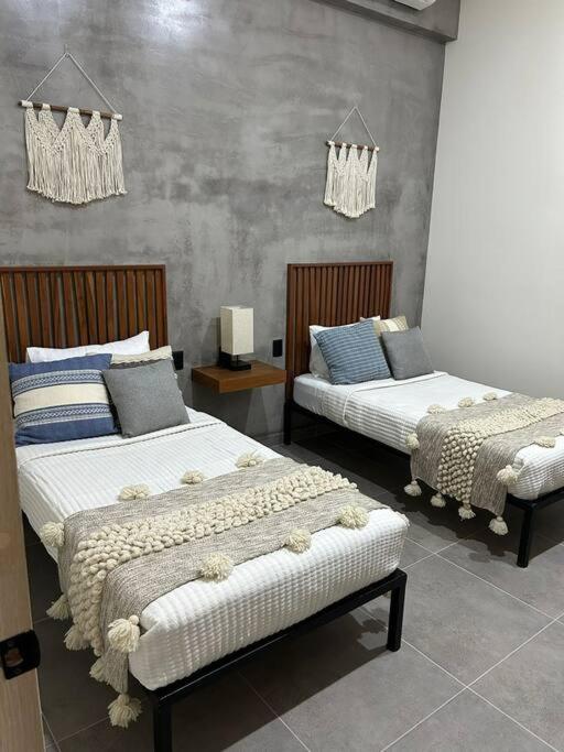 Stylish Condo, 2bdr, Steps To 5th Ave, Close To Beach! Playa del Carmen