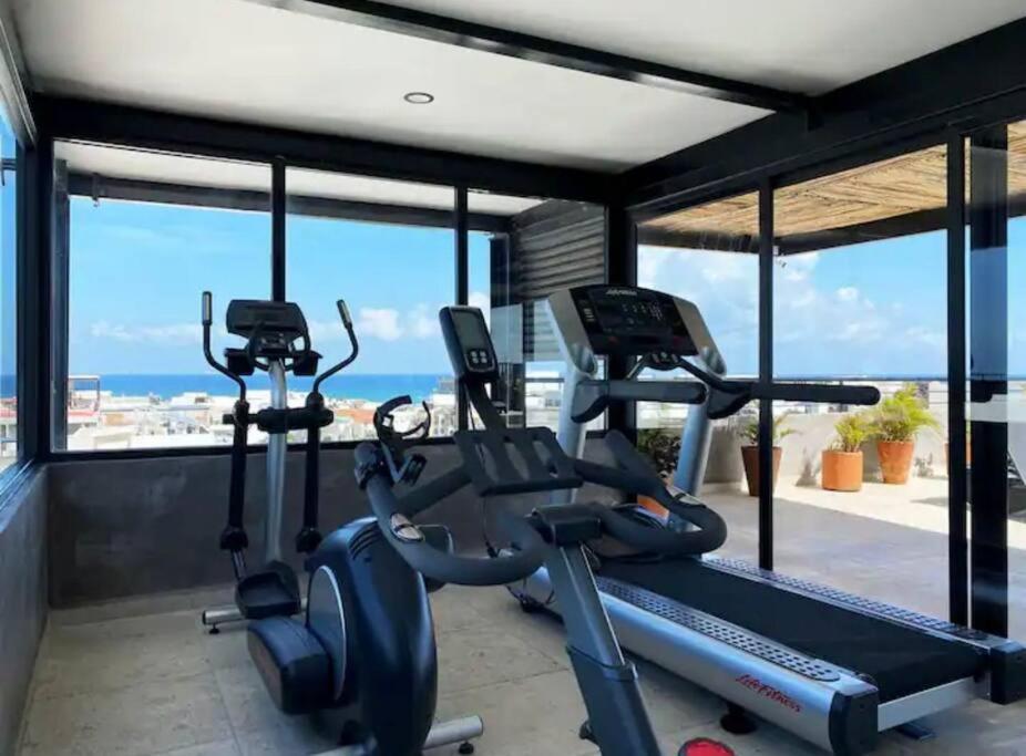 Stylish Condo, 2bdr, Steps To 5th Ave, Close To Beach! Apartment
