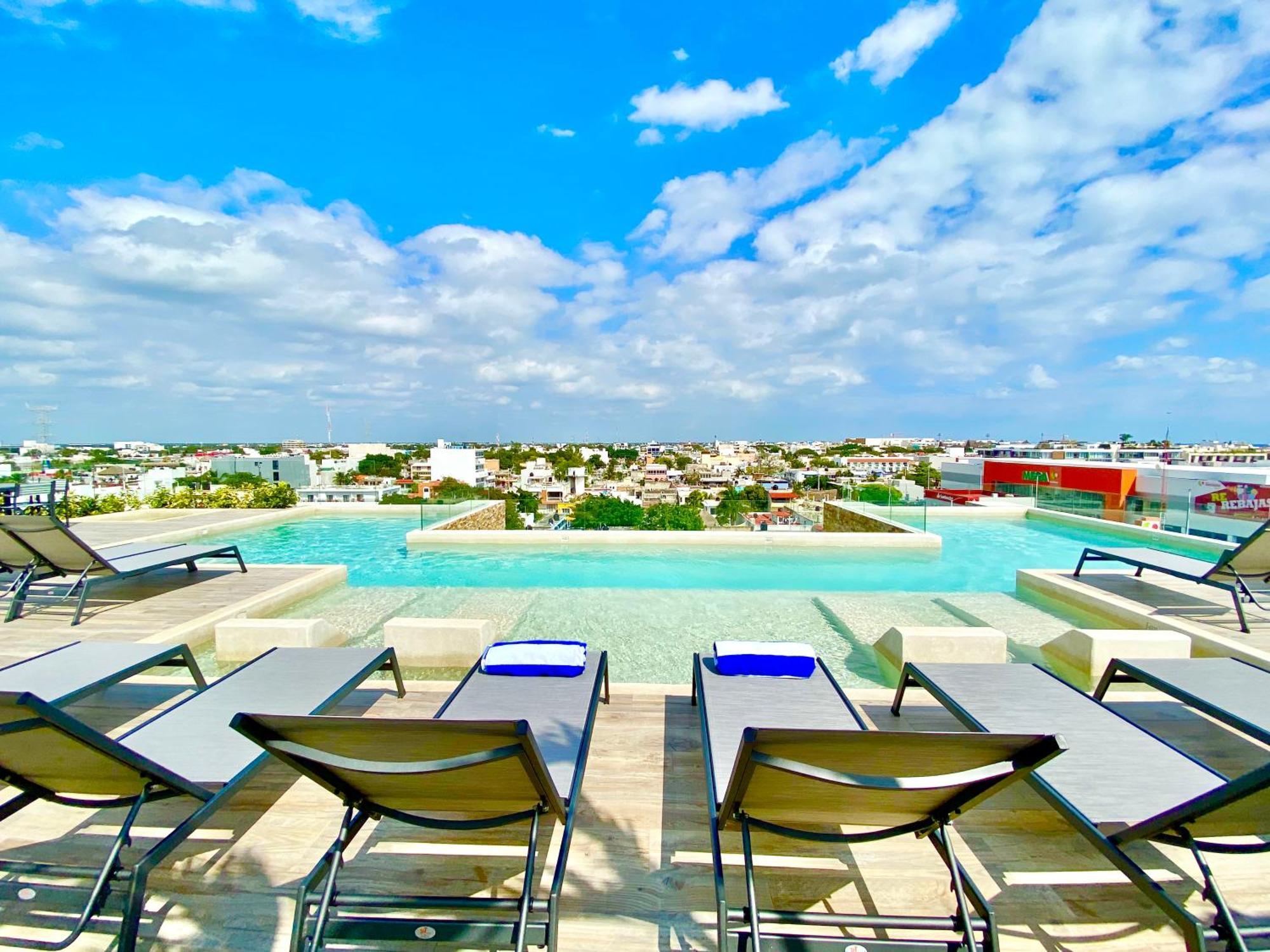 Large Studio, Large Rooftop Pool, Great Location! Apartment *