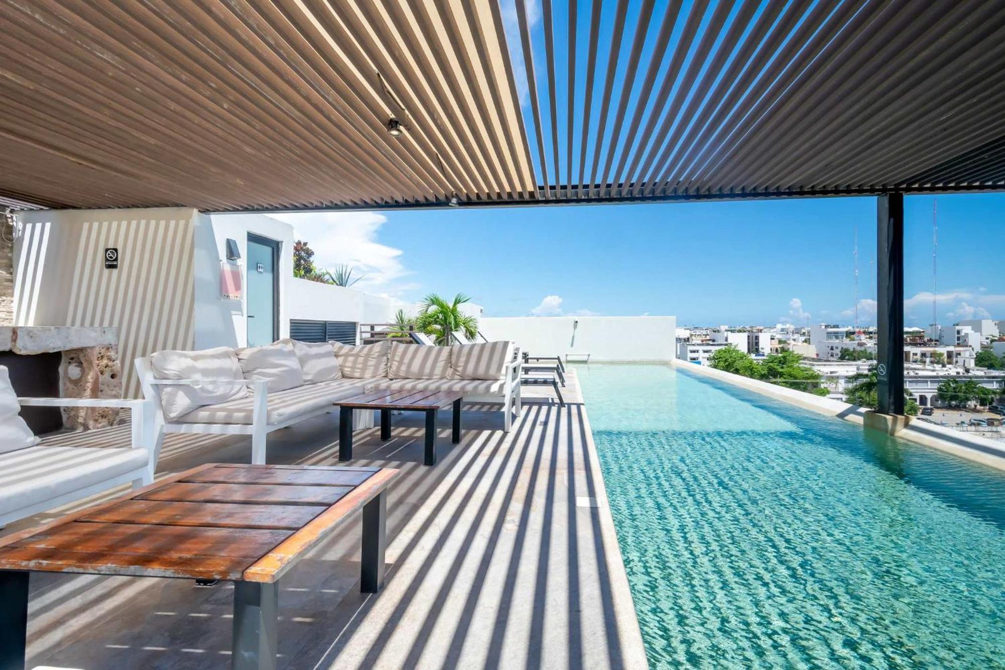 Holiday home Oceanview Pool & Lounge Private Balcony Gym & Bbq Playa del Carmen