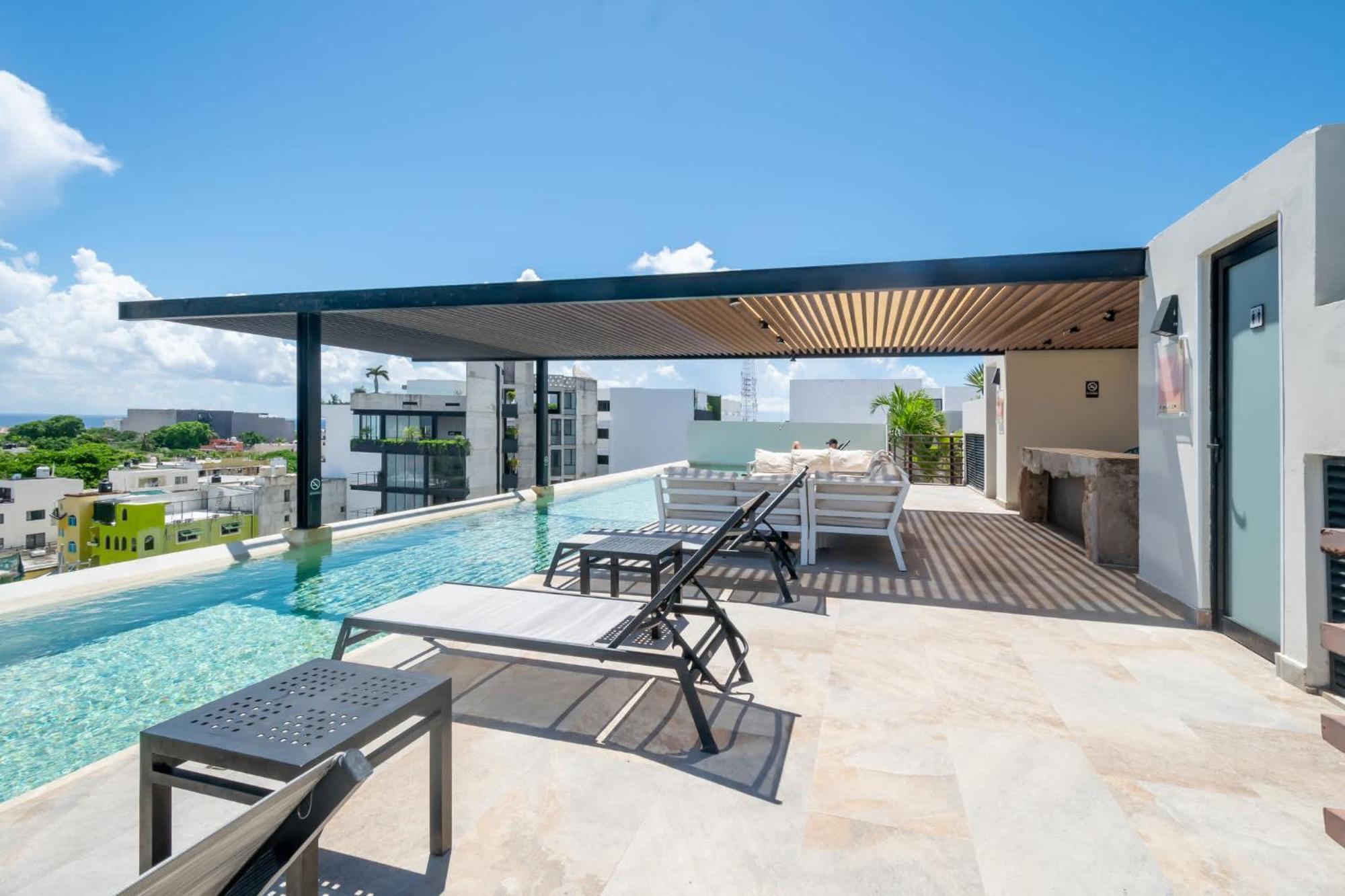 Holiday home Oceanview Pool & Lounge Private Balcony Gym & Bbq *