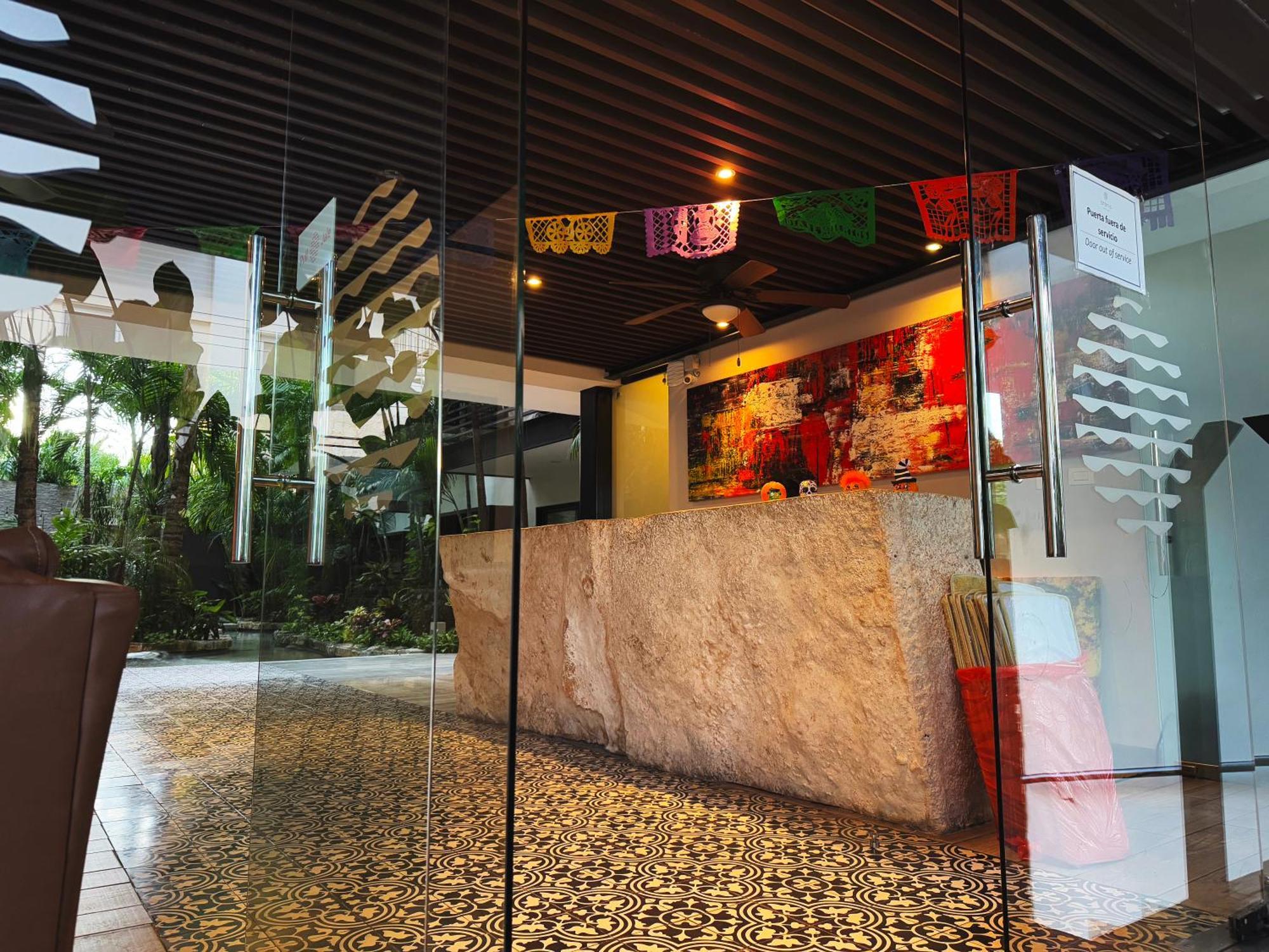 Modern 2-bedroom, 2-bath In The Heart Of Playa Del Carmen- Arenis Apartment Playa del Carmen