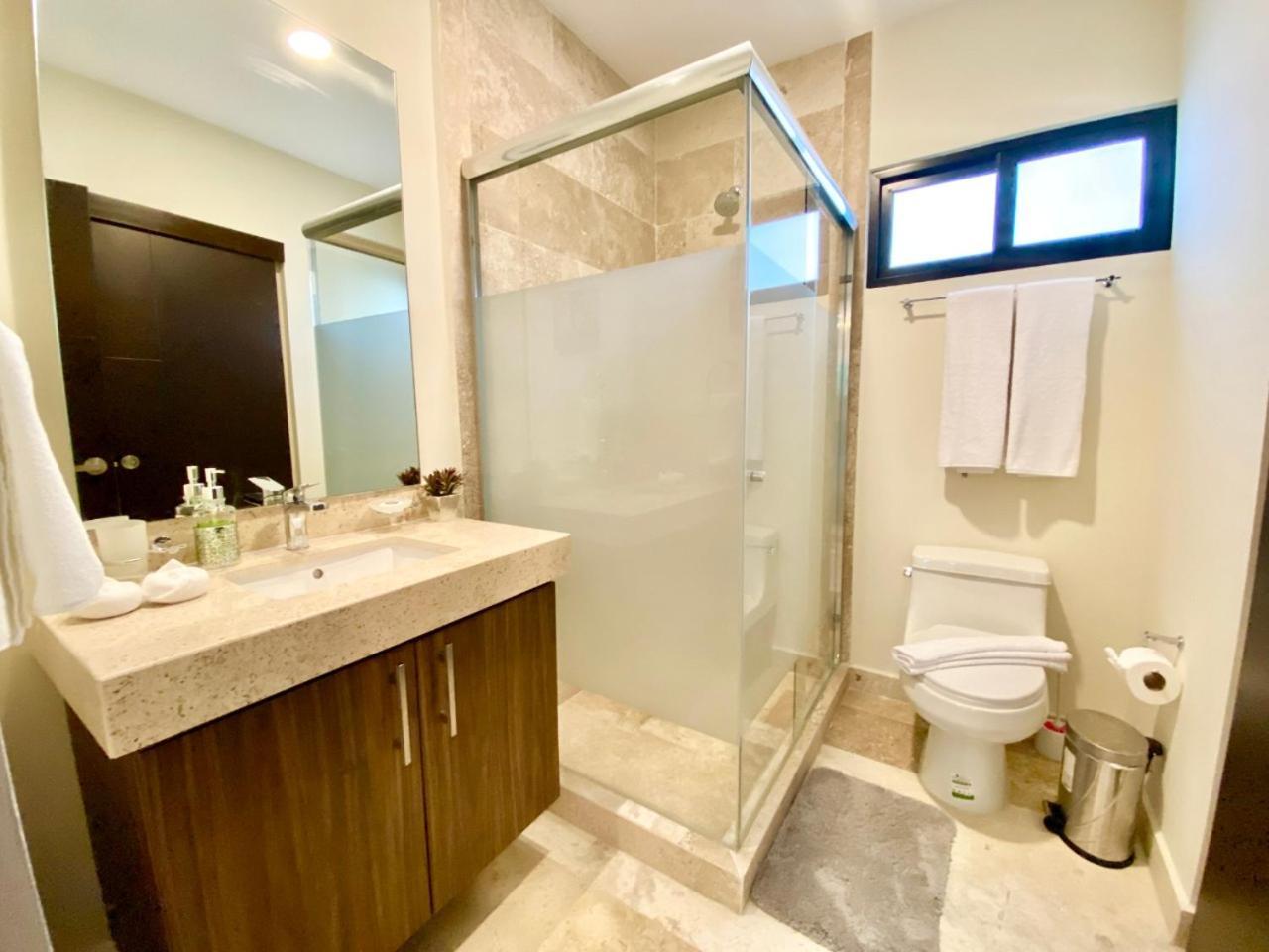 Apartment Modern 2-bedroom, 2-bath In The Heart Of Playa Del Carmen- Arenis