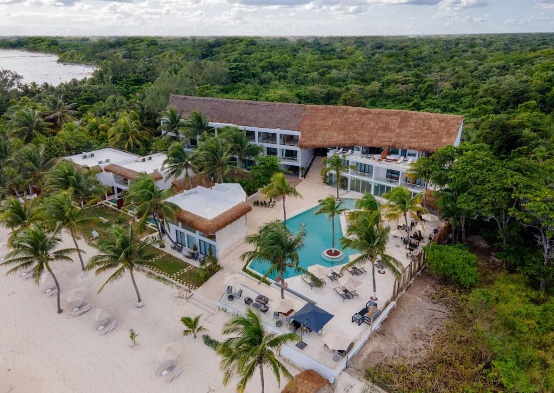Le Reve By Mij - Beachfront (adults Only) 4*
