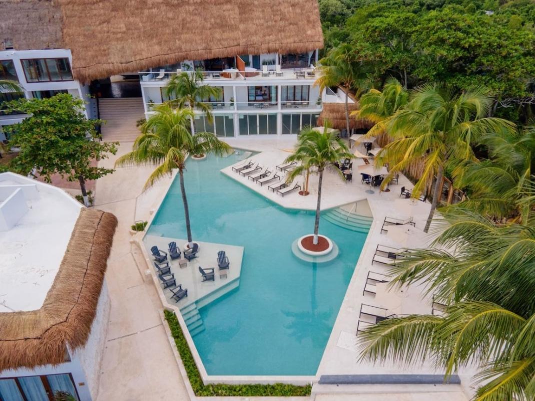Le Reve By Mij - Beachfront (adults Only) Hotel