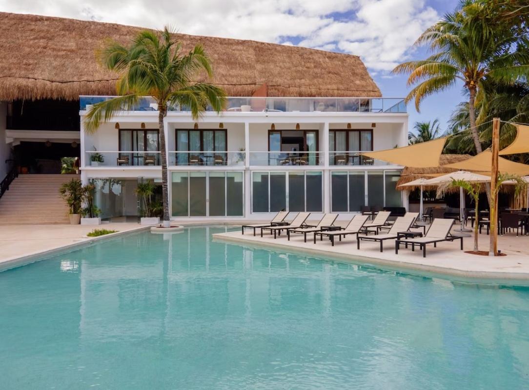 Le Reve By Mij - Beachfront (adults Only) Hotel 4*