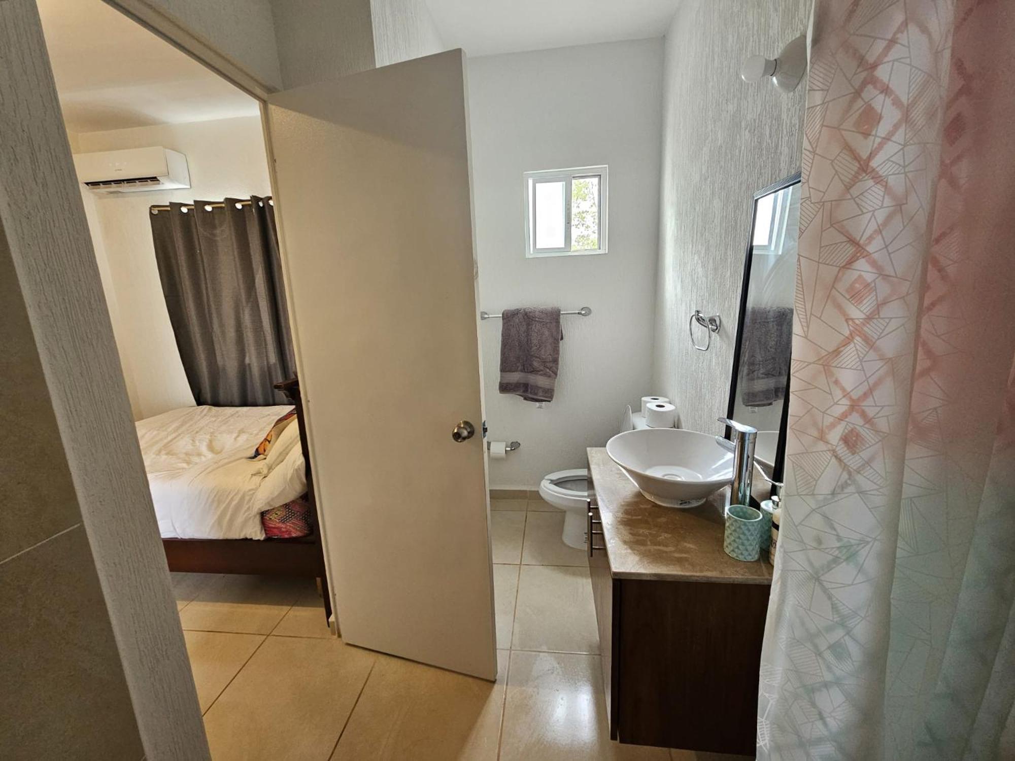 Acomodação com café da manhã  Con Bano Privado Y Terraza Propia *