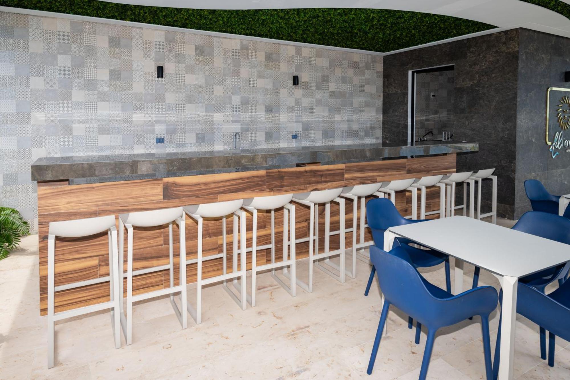 Acogedor Con Roof Vista Al Mar En Lil Towm Apartment *