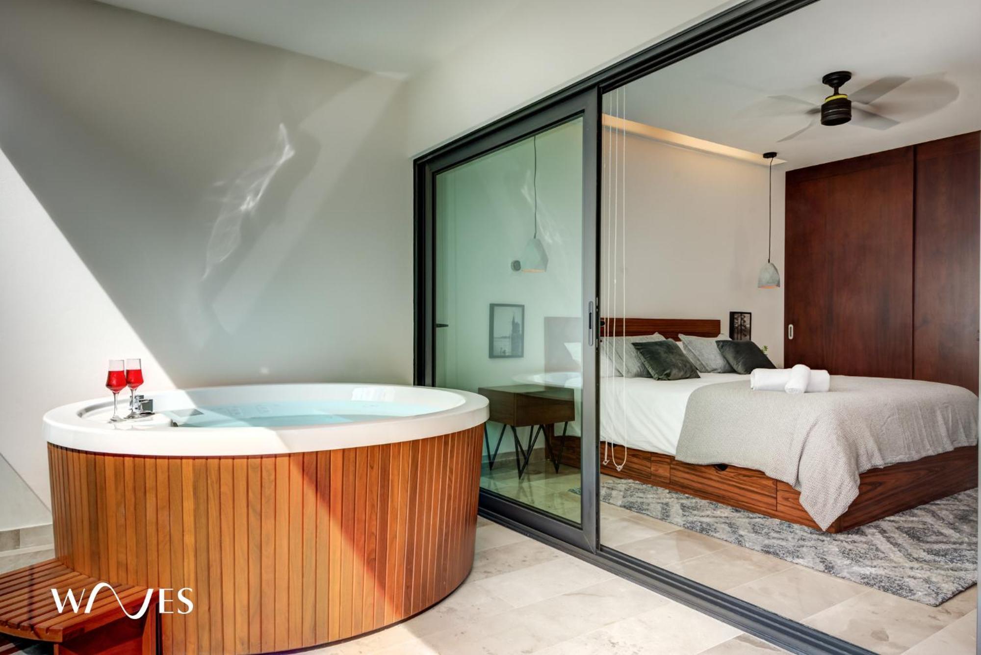1 Br. With Private Jacuzzi And Rooftop Pool Apartment
