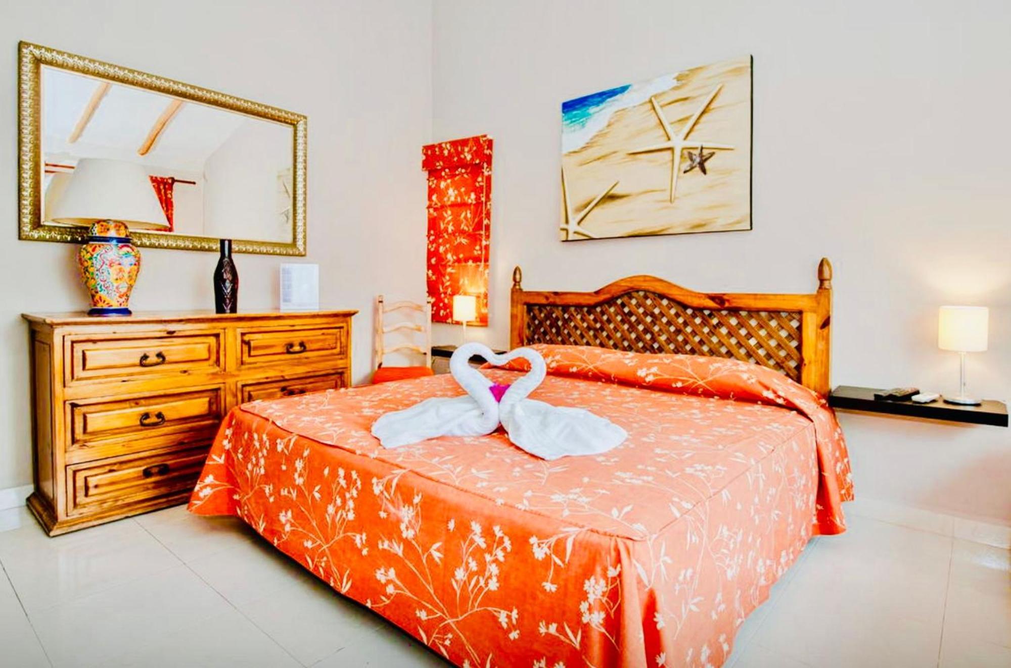 Executive Budget With Swimming Pool Air Conditioning And Parking Casa de hóspedes