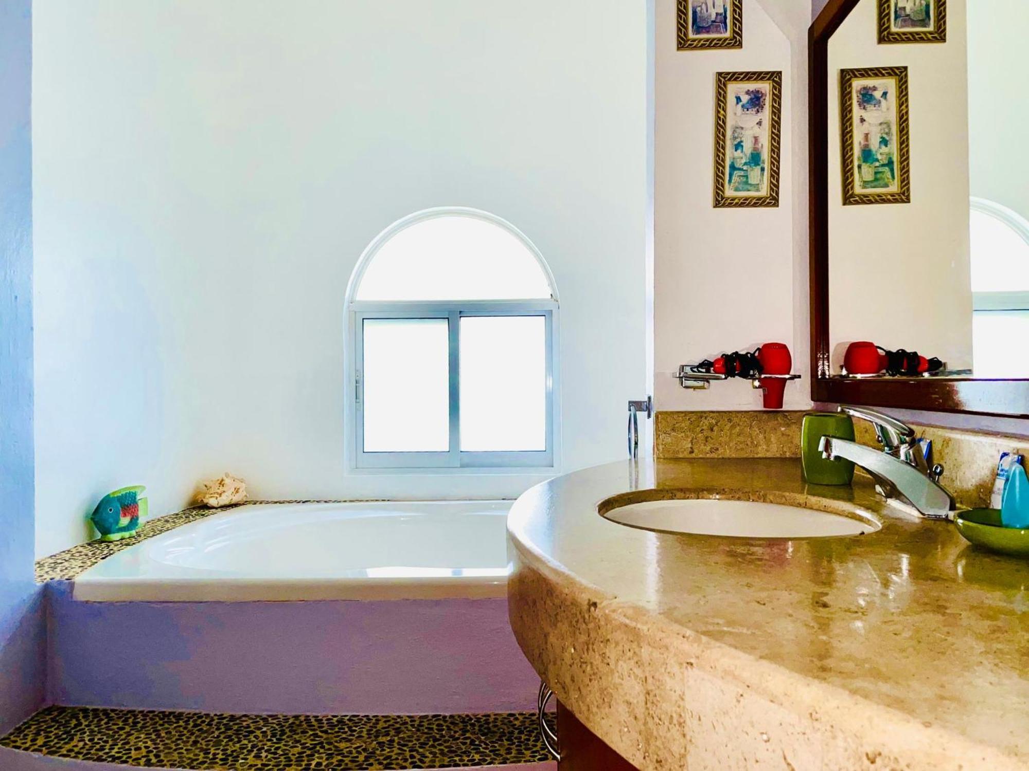 Pensión Deluxe Jacuzzi Balcony With Swimming Pool Air Conditioning And Parking
