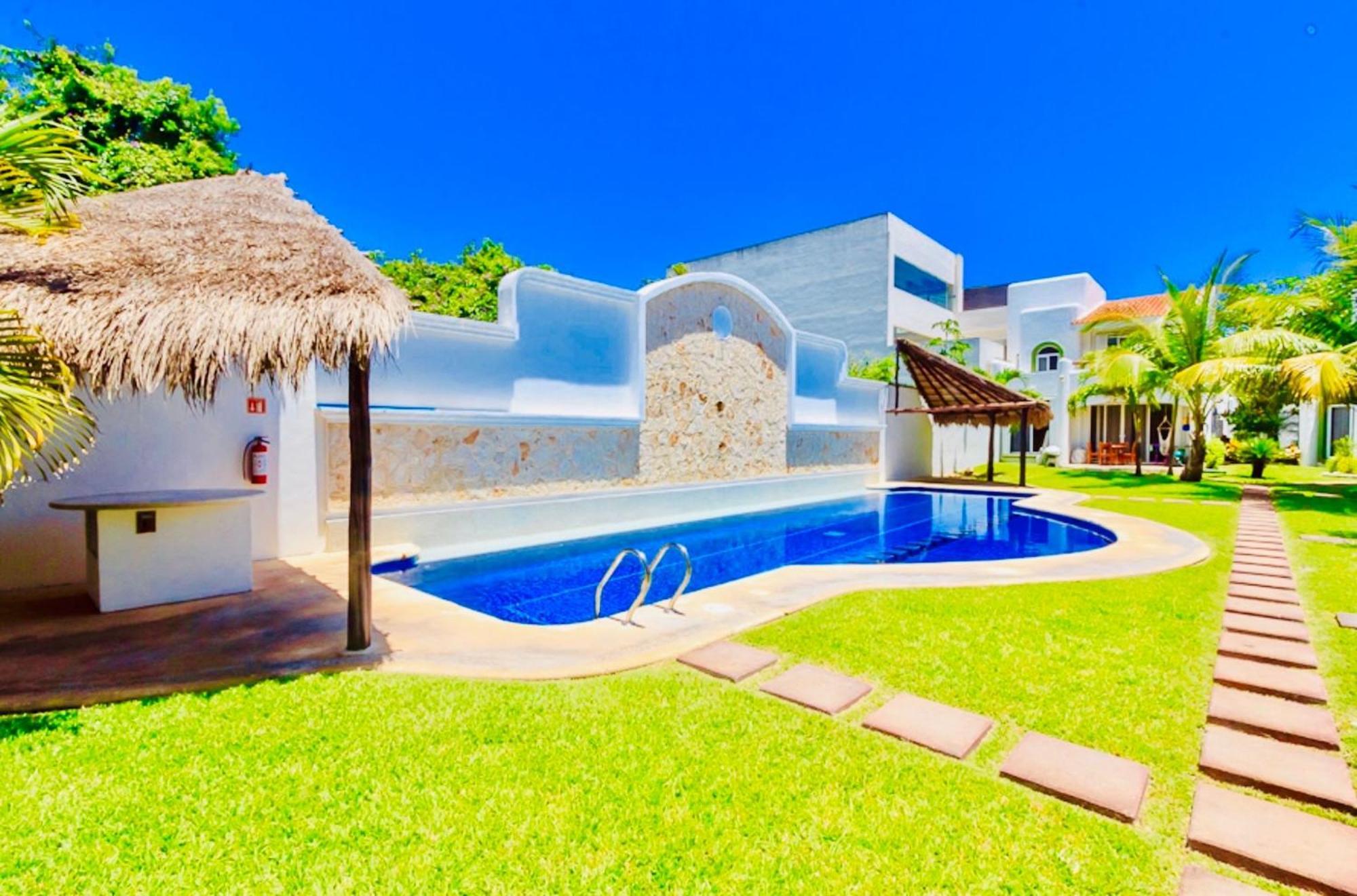 Deluxe Jacuzzi Balcony With Swimming Pool Air Conditioning And Parking Pensión