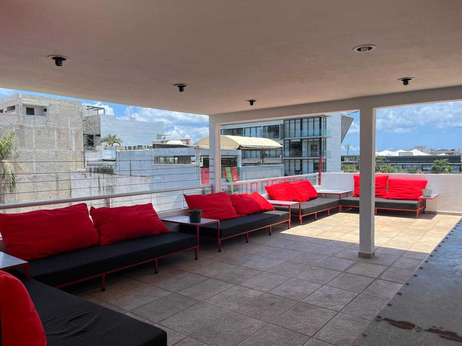 Chingon Anarchy & Roof Hotel 4*