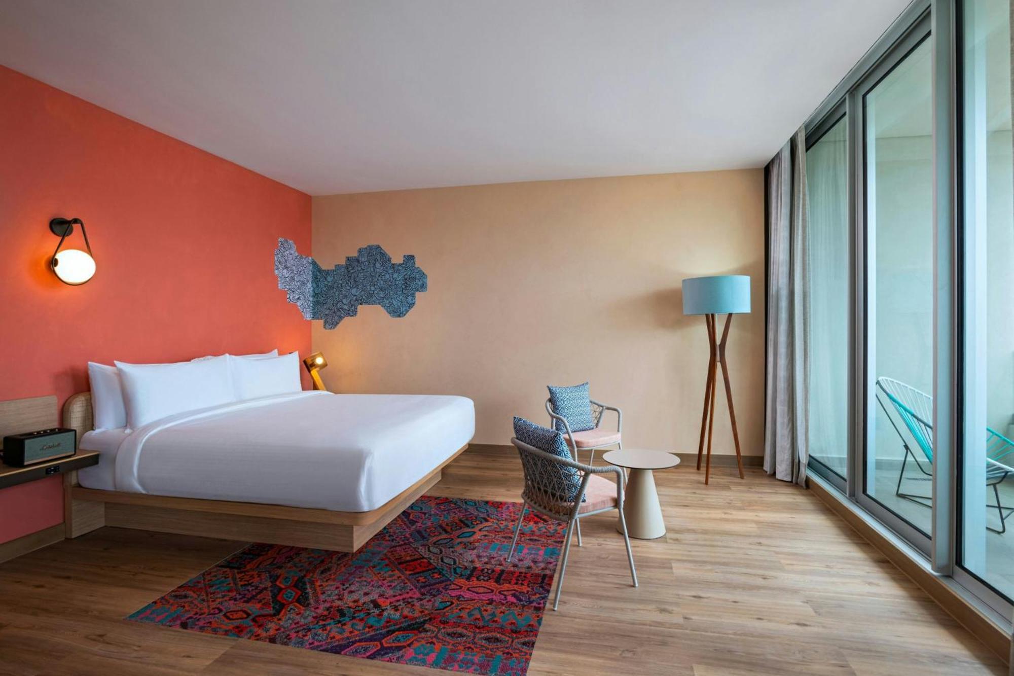 Aloft Hotel 5*
