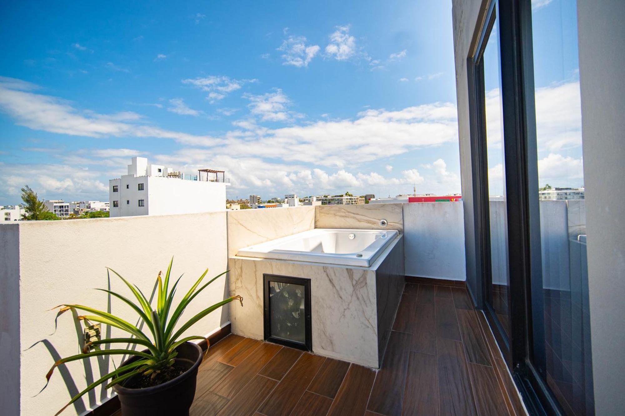 501ph - Spacious In The Center, Only 10 Minutes Walking Distance To The Beaches *