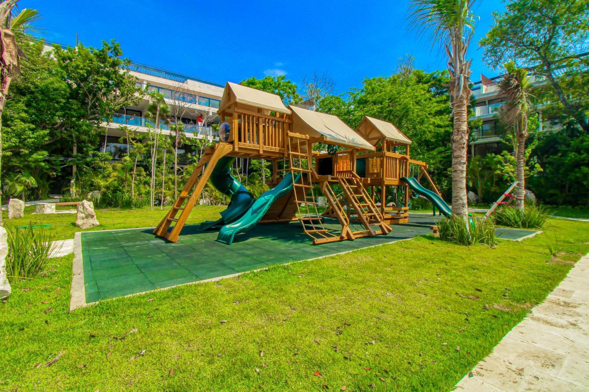 Lush Escape At Awa Playacar Apartment *