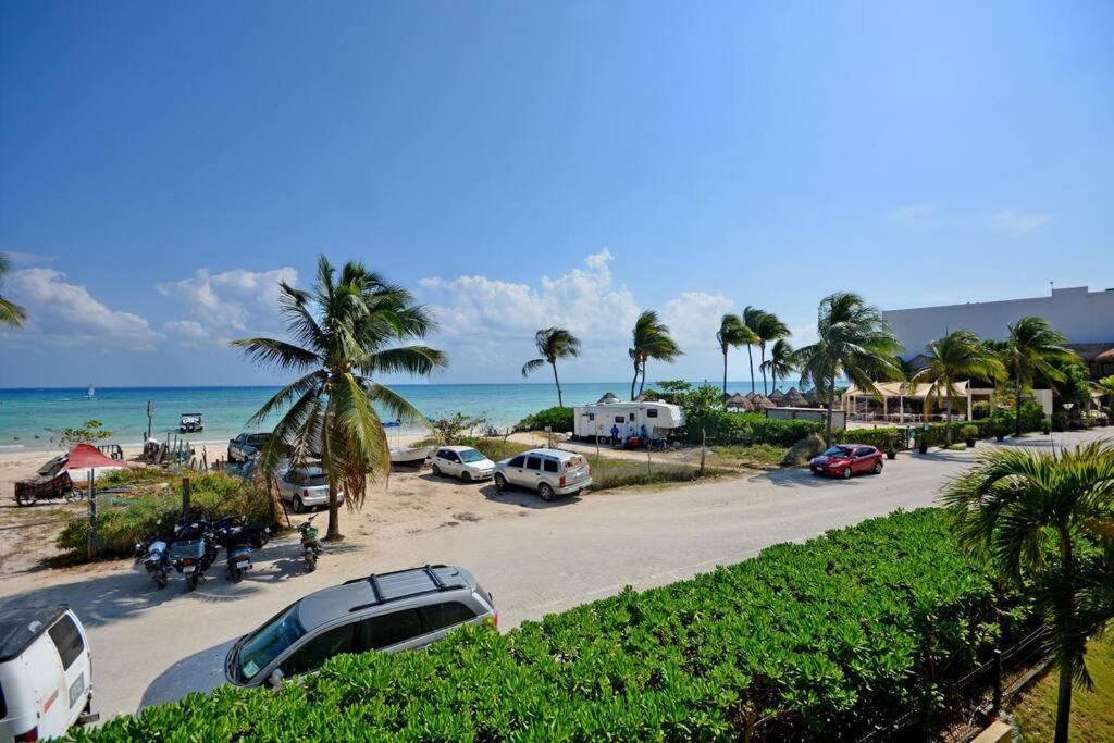 Great Location Front Apartment