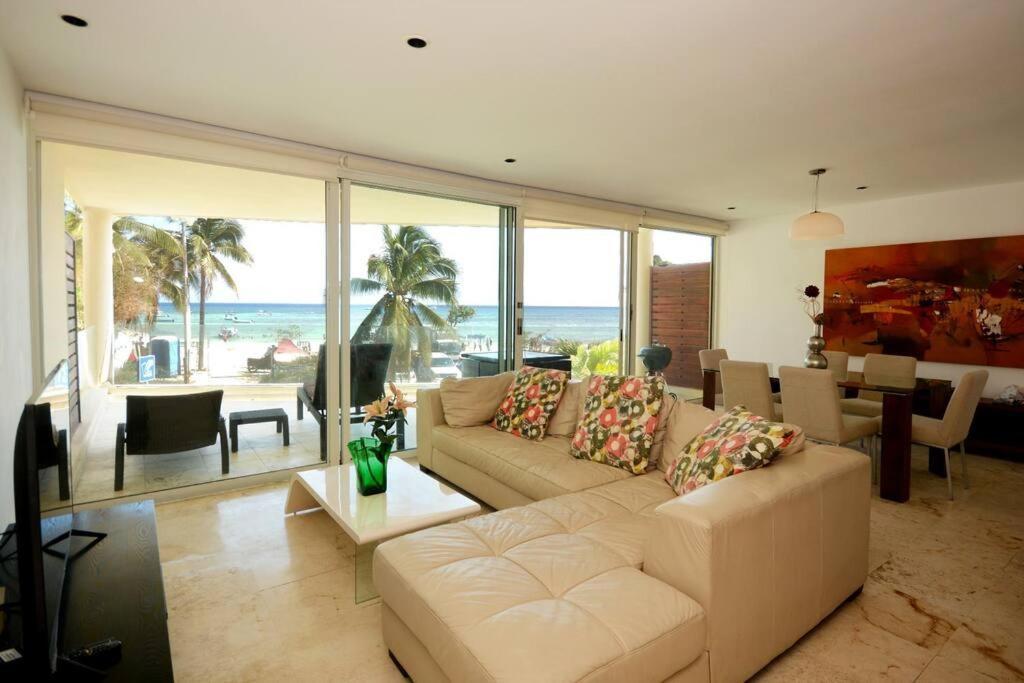 Great Location Front Apartment