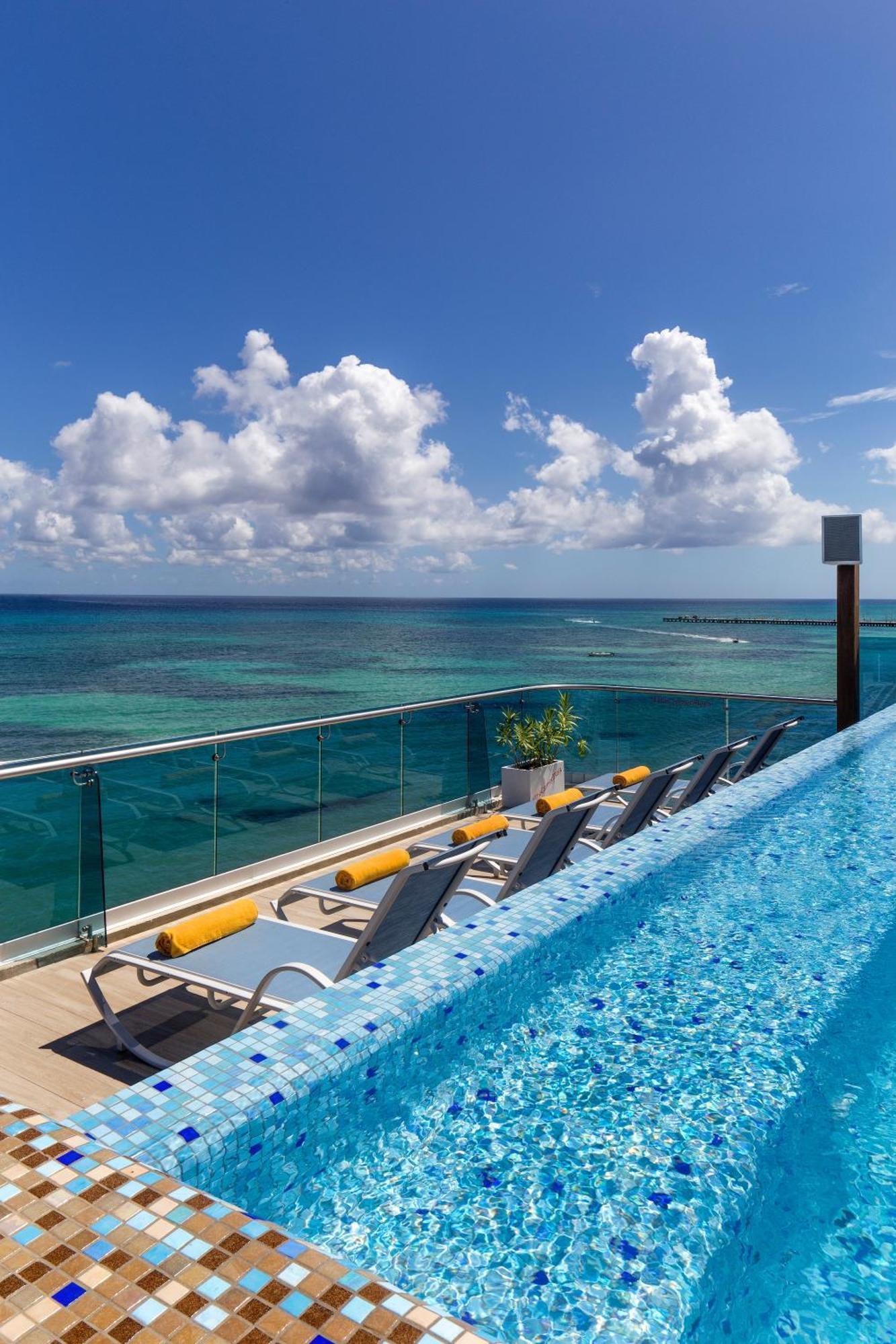 The Carmen - Ocean Front (adults Only) Hotel