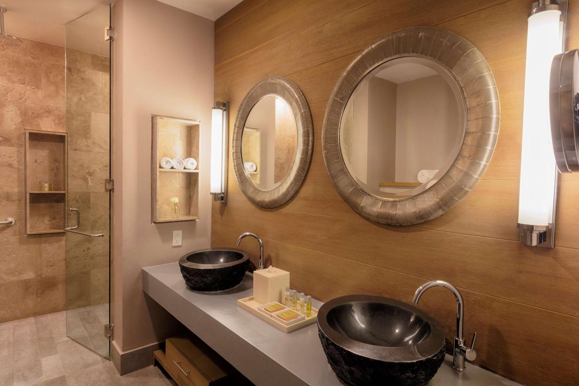 Khách sạn The Yucatan Playa Del Carmen, Adults Only, Tapestry Collection By Hilton Playa del Carmen