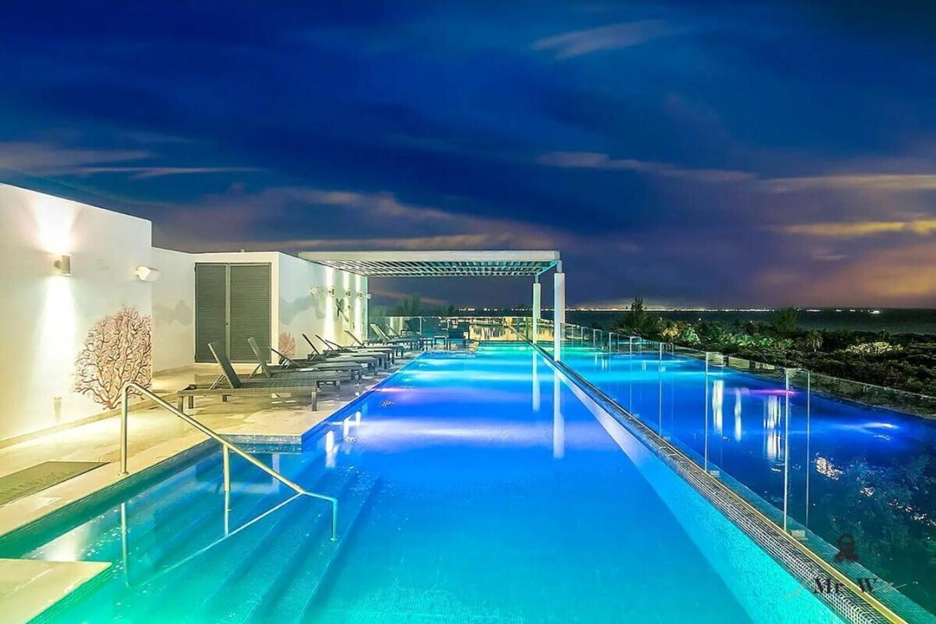 Private Pool Ph, Walk To Beach, 38th & 5th Apartment *