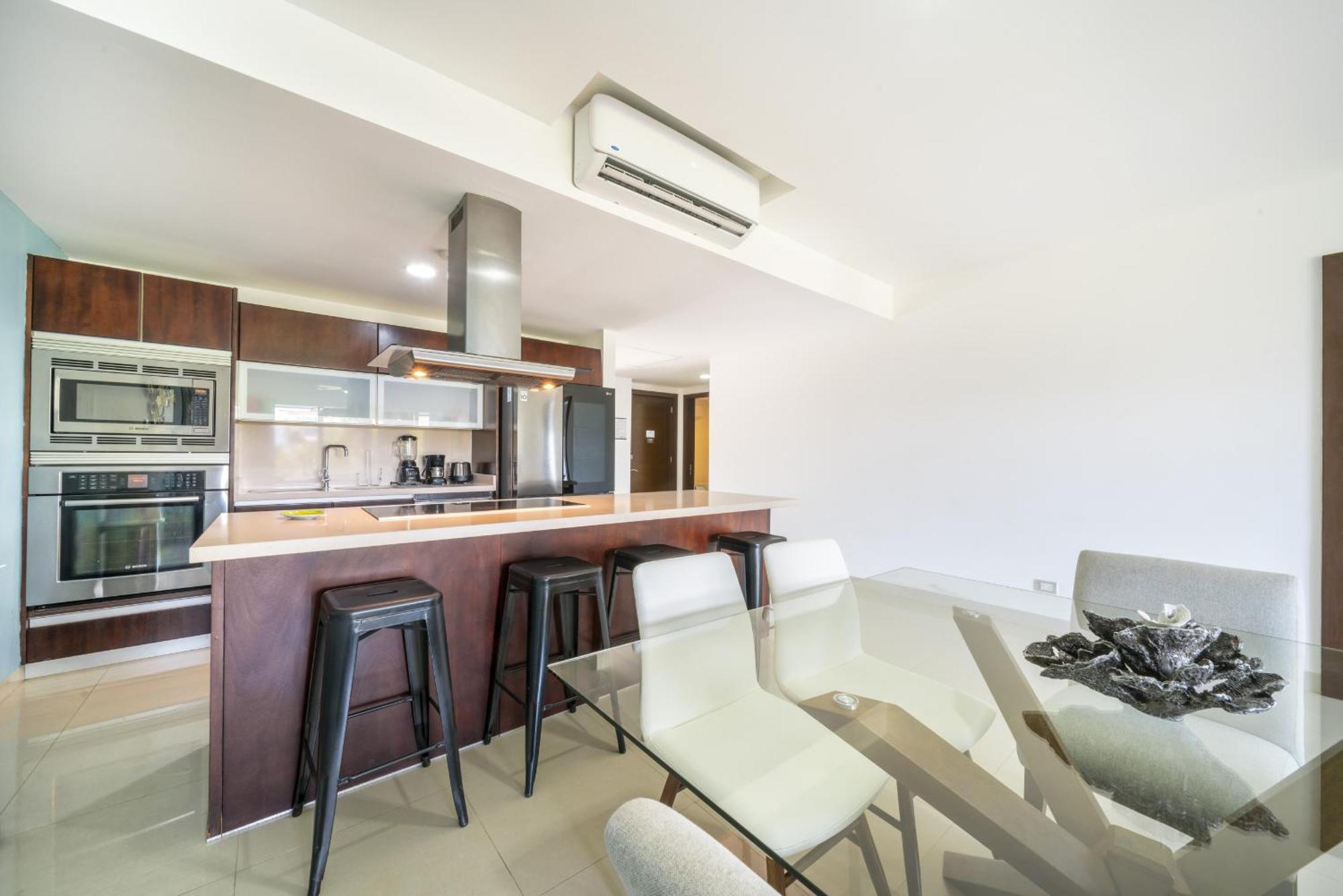 Luxury 2 Bedroom With Tub & Infinity Pool - Side At Mareazul - Sirenita G Holiday home *