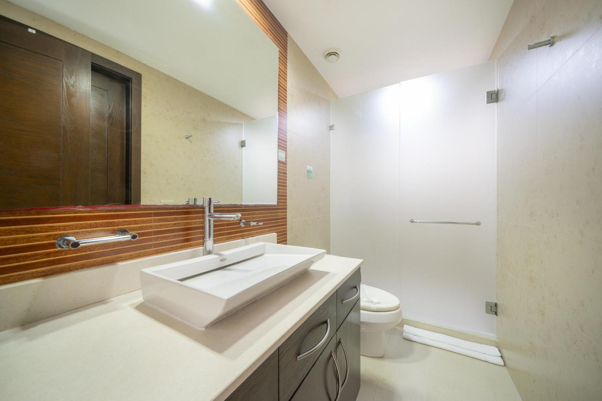 Luxury 2 Bedroom With Tub & Infinity Pool - Side At Mareazul - Sirenita G Holiday home