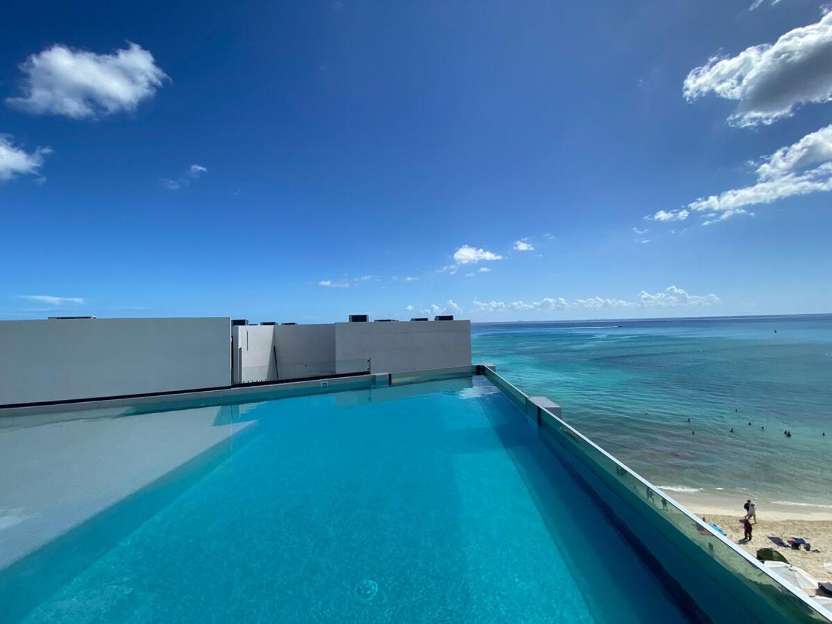 Ocean Front! Amazing Rooftop Pool, Walk To Fifth!